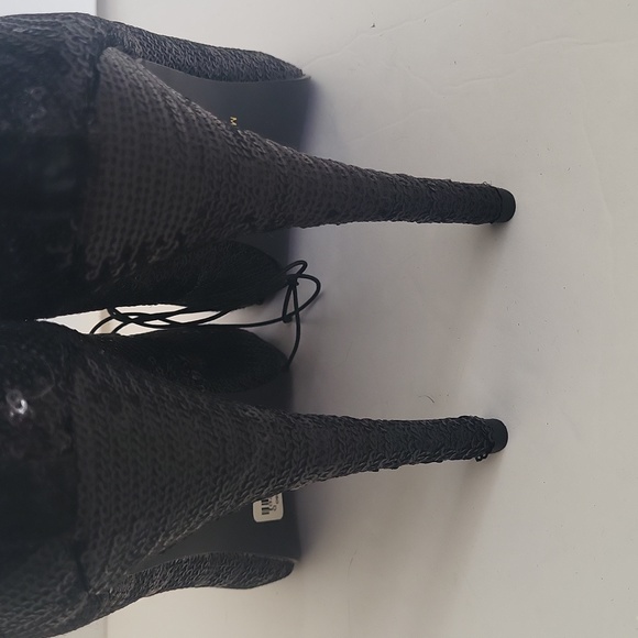 NWT Forever 21 Black Sequined Stiletto Heels, Size 9 - Picture 4 of 13